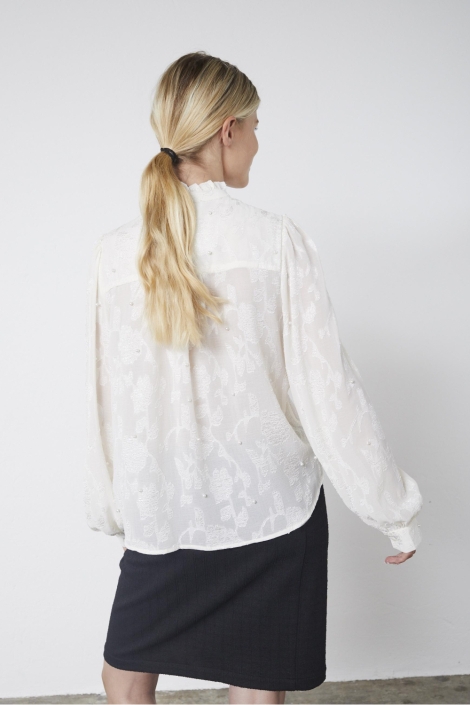 SisterS point beige dames blouse | Model achteraanzicht