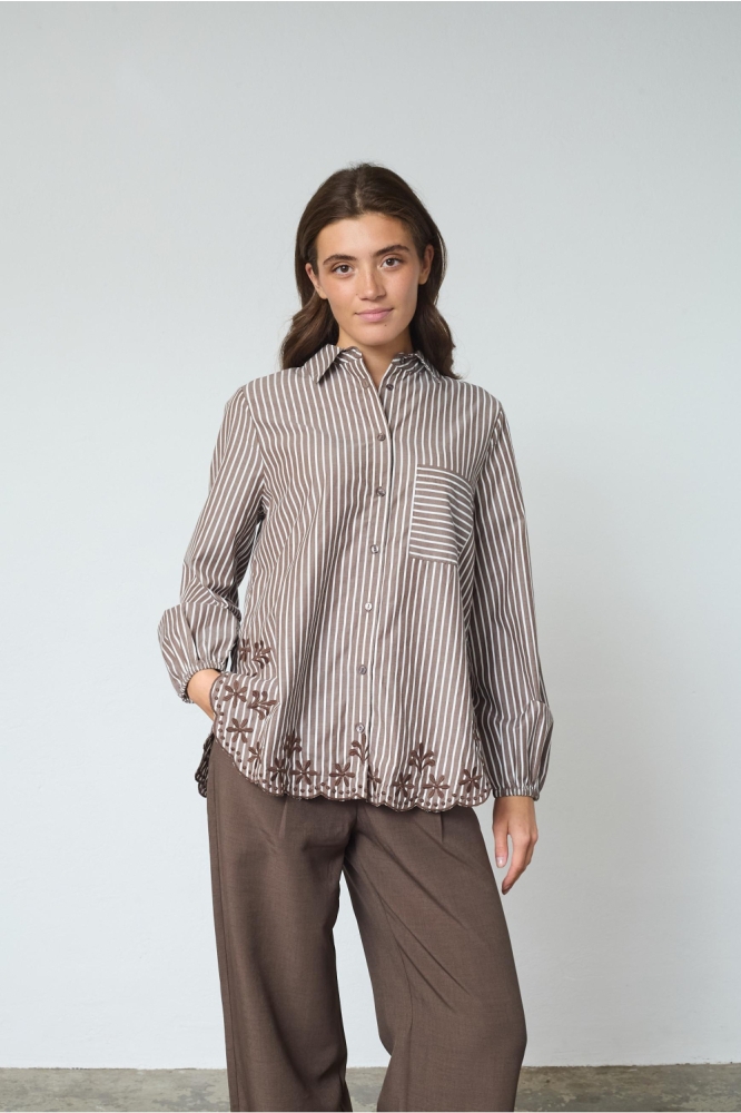 SisterS point bruine dames blouse | Model vooraanzicht