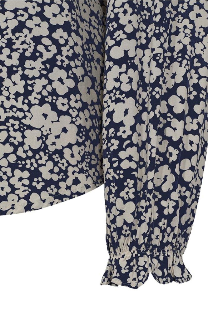 Freequent blauwe dames blouse | Close up