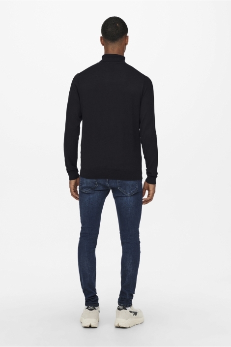 Only & Sons zwarte heren trui | Model achteraanzicht