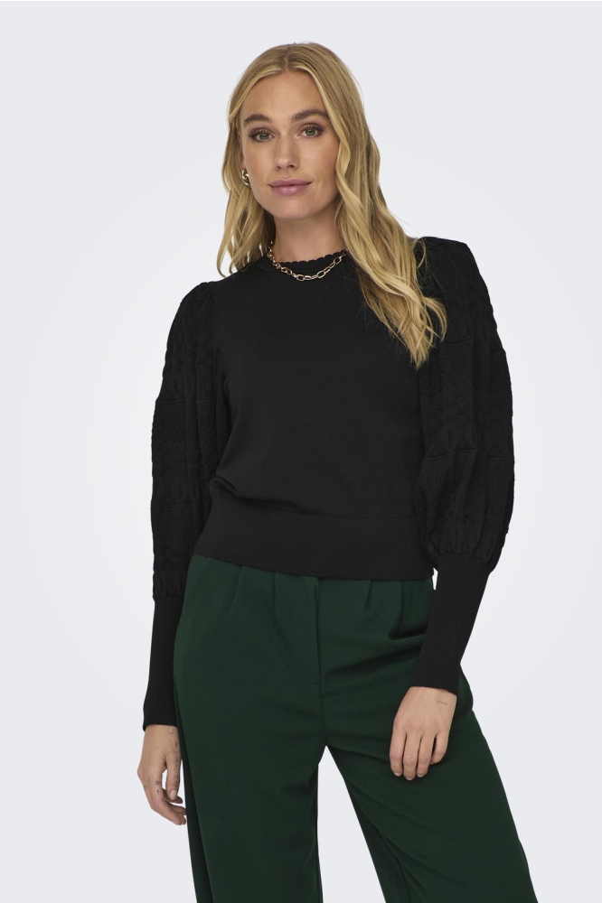 Only zwarte dames trui | Model vooraanzicht