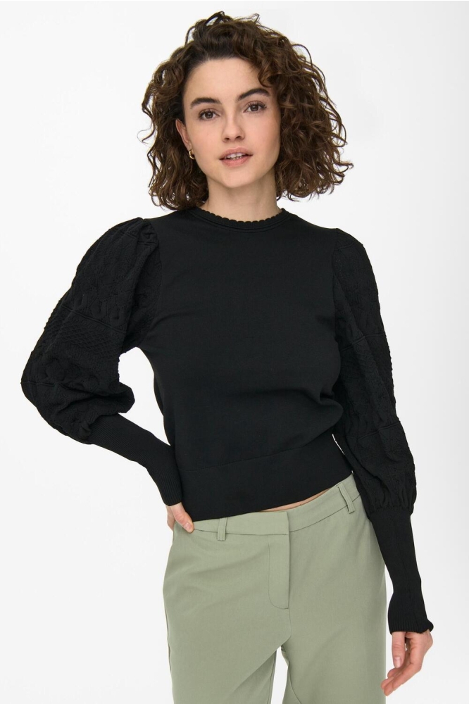 Only zwarte dames trui | Model vooraanzicht