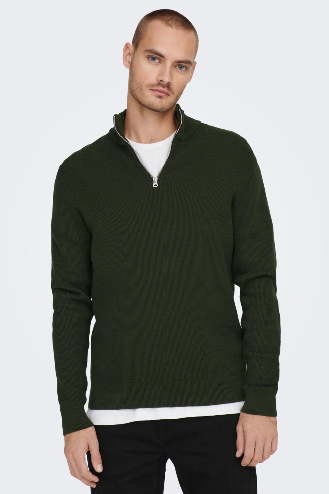 Only & Sons groene heren trui | Model vooraanzicht