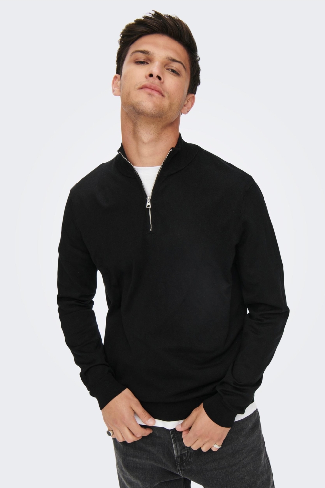 Only & Sons zwarte heren trui | Model vooraanzicht