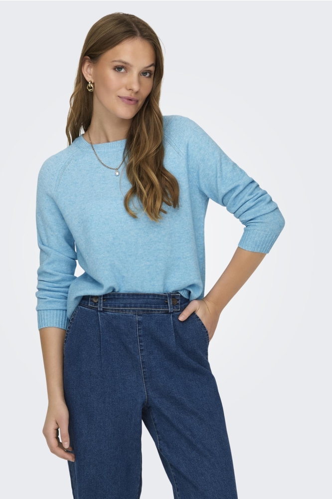 Only blauwe dames trui | Model vooraanzicht