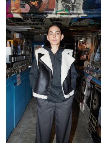 Noisy may Jas NMHAILEY S/L SHEARLING PU VEST 27028521 Chestnut