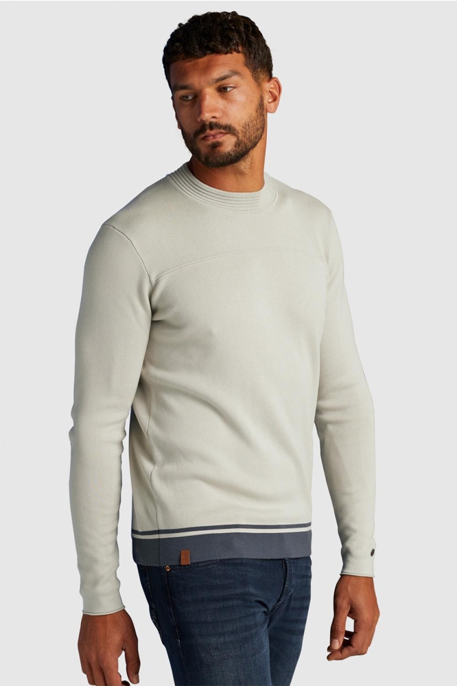 Cast Iron beige heren trui | Model vooraanzicht