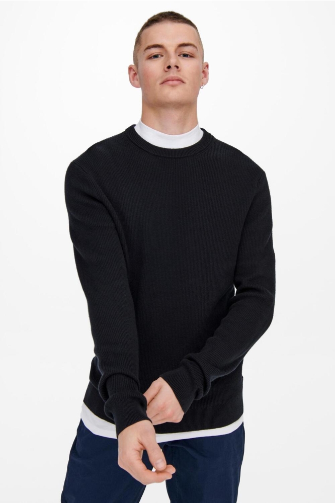 Only & Sons blauwe heren trui | Model vooraanzicht