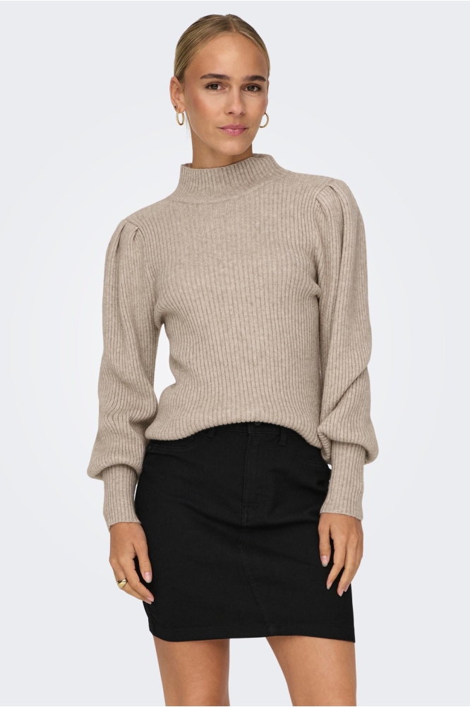 Only beige dames trui | Model vooraanzicht