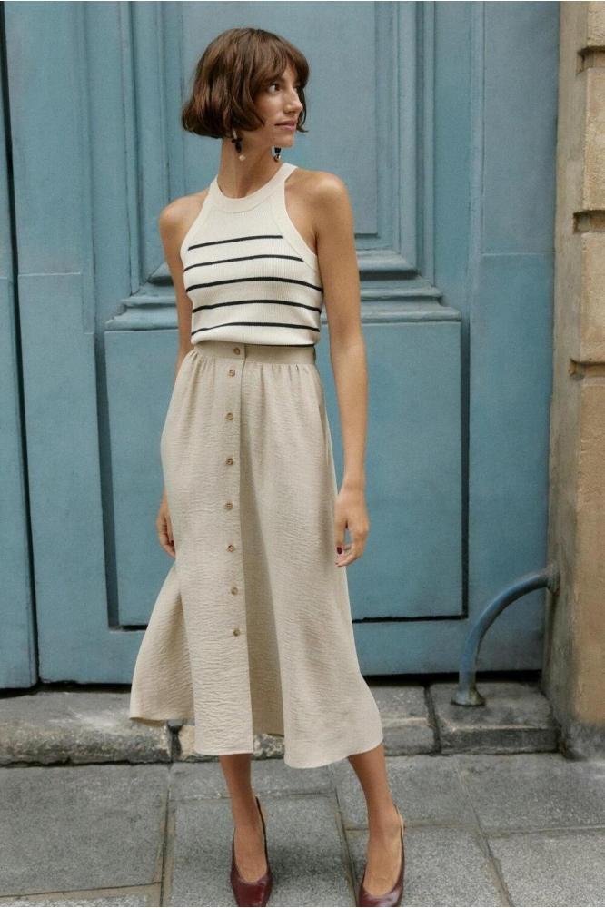 Vero Moda beige dames top | Sfeerbeeld, In situatie