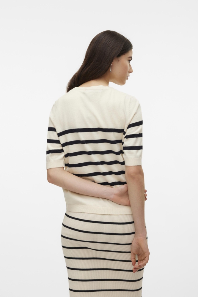 Vero Moda beige dames trui | Model achteraanzicht