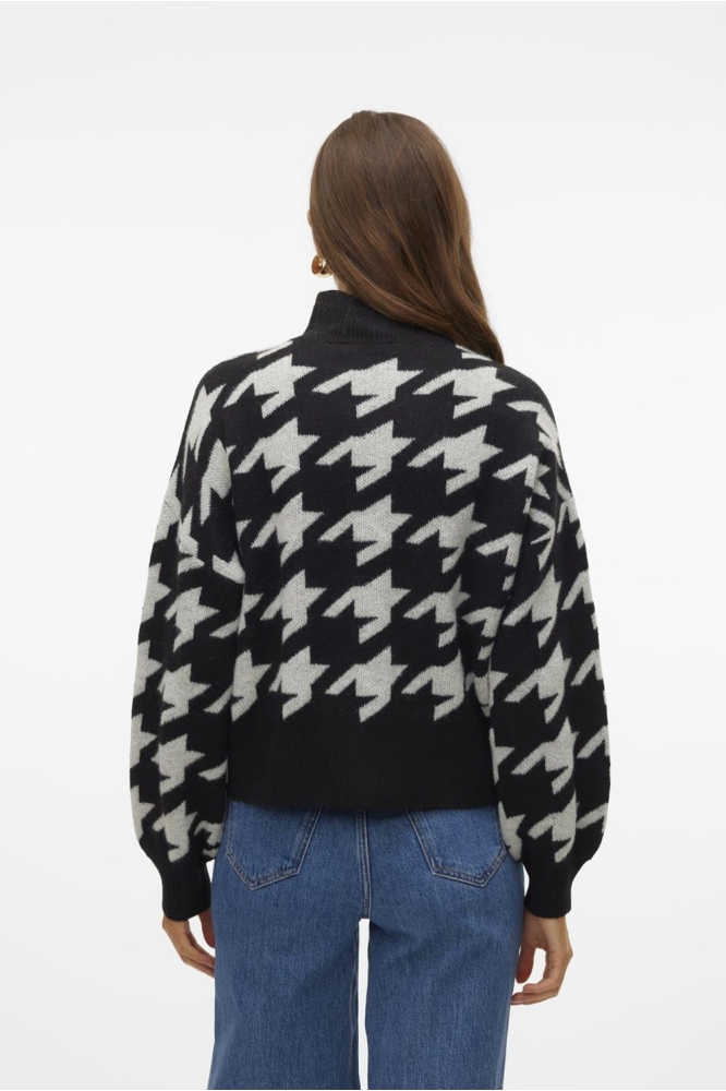 Vero Moda zwarte dames trui | Model achteraanzicht