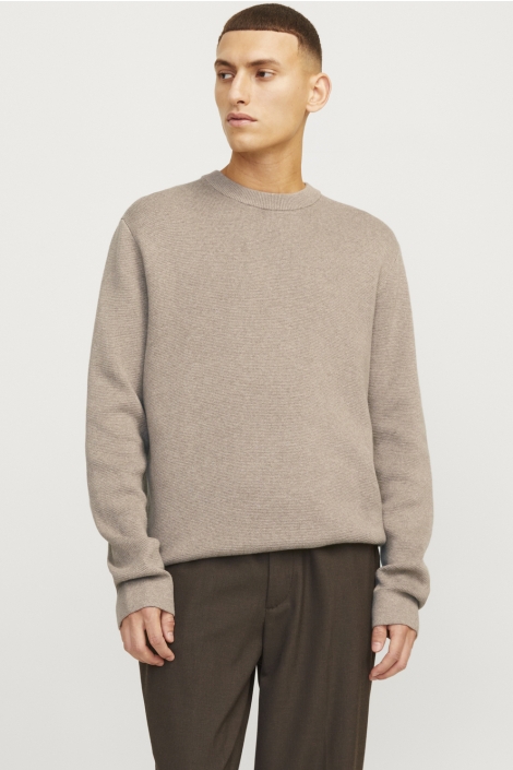 Jack & Jones camel heren trui | Model vooraanzicht