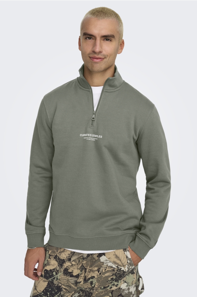 Only & Sons groene heren sweater | Model vooraanzicht