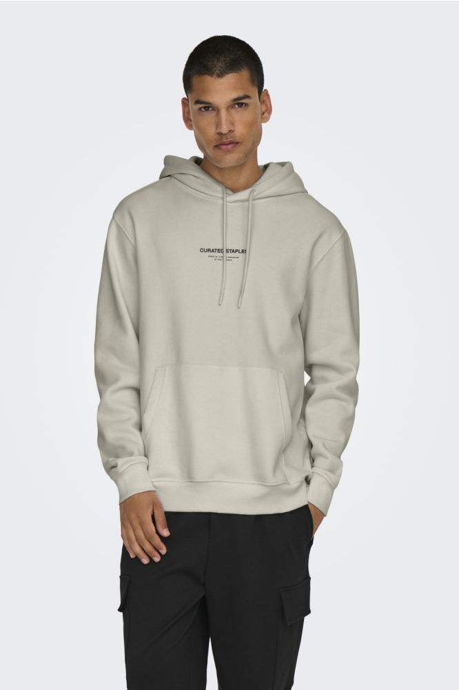 Only & Sons beige heren sweater | Model vooraanzicht
