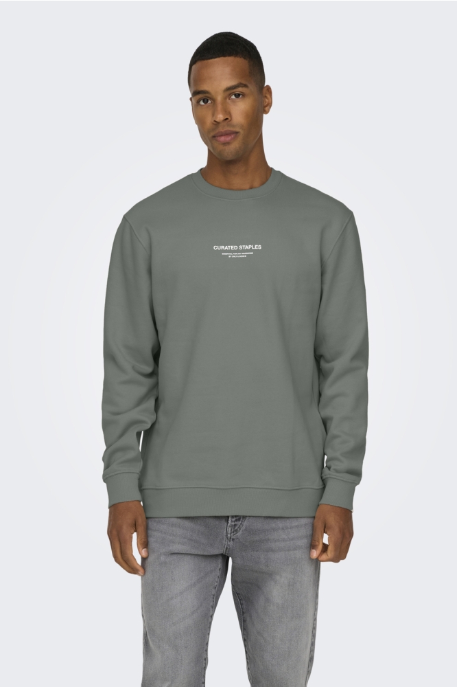 Only & Sons groene heren sweater | Model vooraanzicht