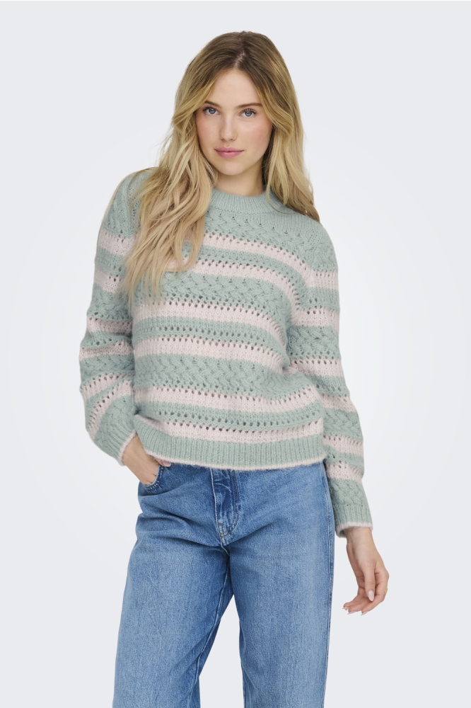 Only groene dames trui | Model vooraanzicht