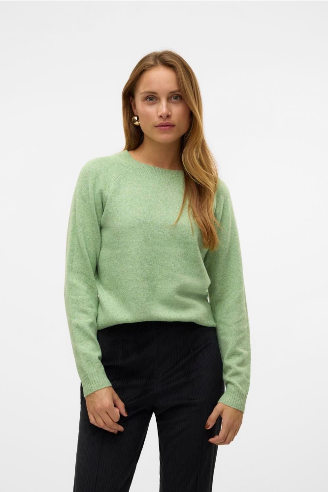 Vero Moda groene dames trui | Model vooraanzicht
