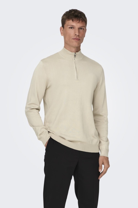 Only & Sons beige heren trui | Model vooraanzicht