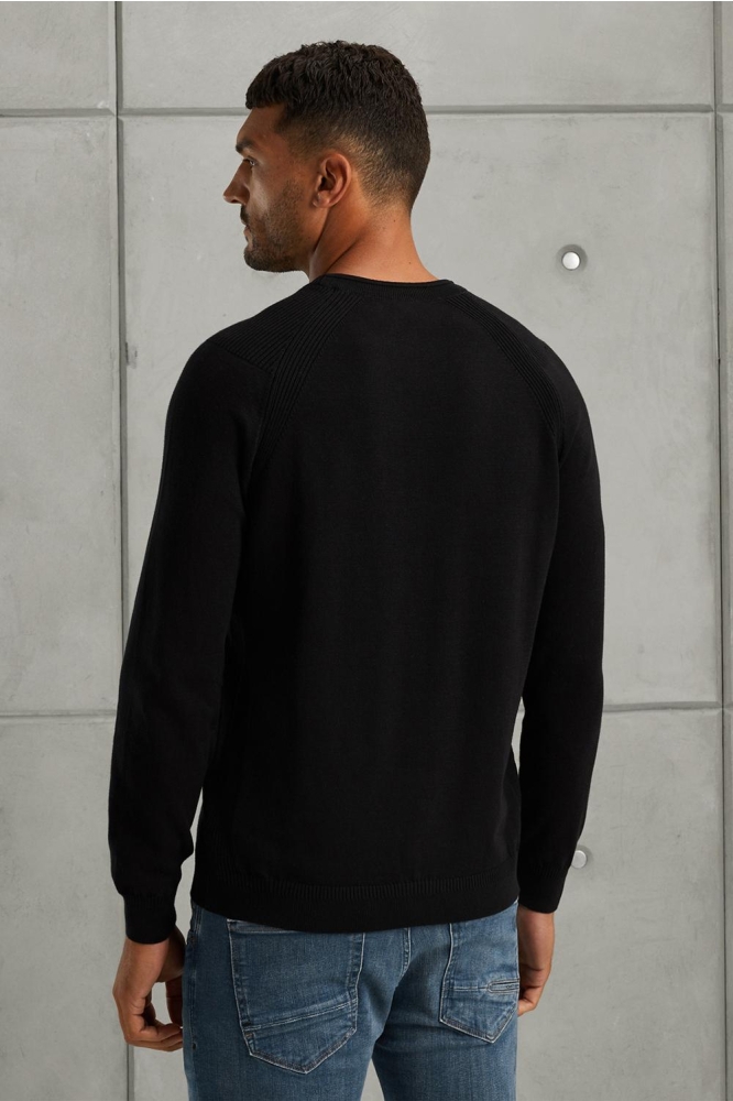 Cast Iron zwarte heren trui | Model achteraanzicht