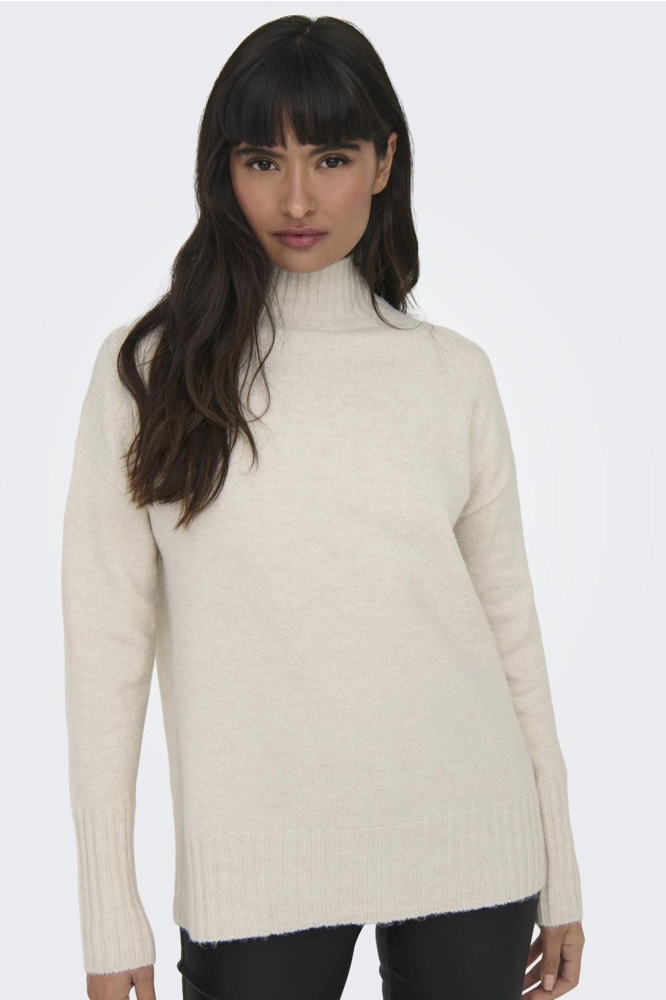 Only beige dames trui | Model vooraanzicht
