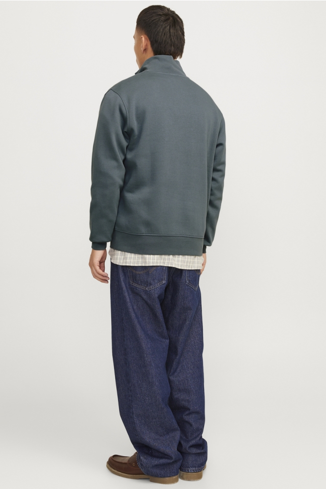 Jack & Jones blauwe heren sweater | Model achteraanzicht