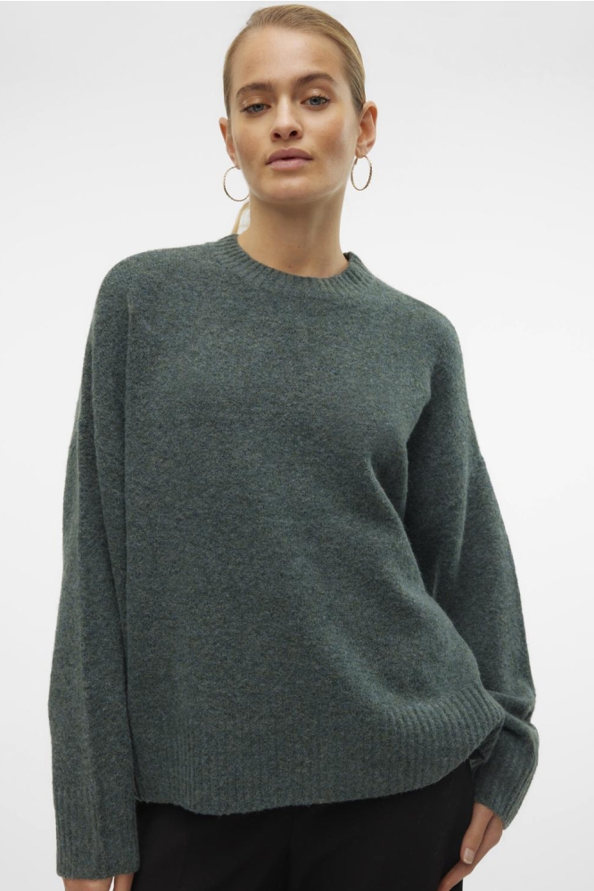 Vero Moda groene dames trui | Model vooraanzicht