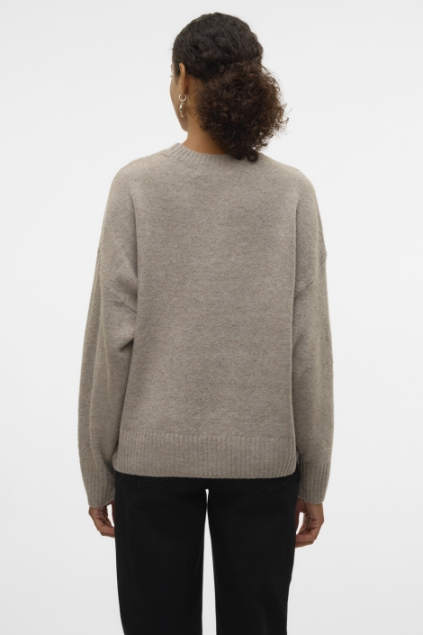 Vero Moda camel dames trui | Model achteraanzicht