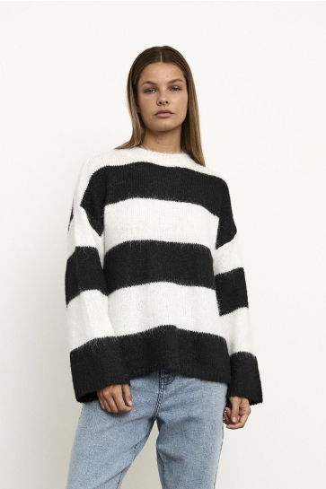 Noisy may Trui NMSUTTON L/S OVERSIZE KNIT NOOS 27031244 Eggnog black