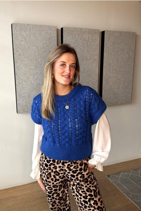 Pieces blauwe dames trui | Model vooraanzicht