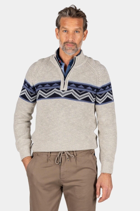 NZA beige heren trui | Model vooraanzicht