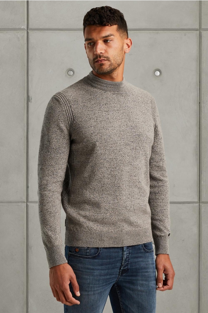 Cast Iron taupe heren trui | Model vooraanzicht