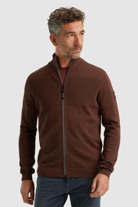Vanguard bruine heren vest | Model vooraanzicht