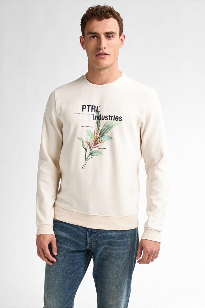 Petrol Industries beige heren sweater | Model vooraanzicht