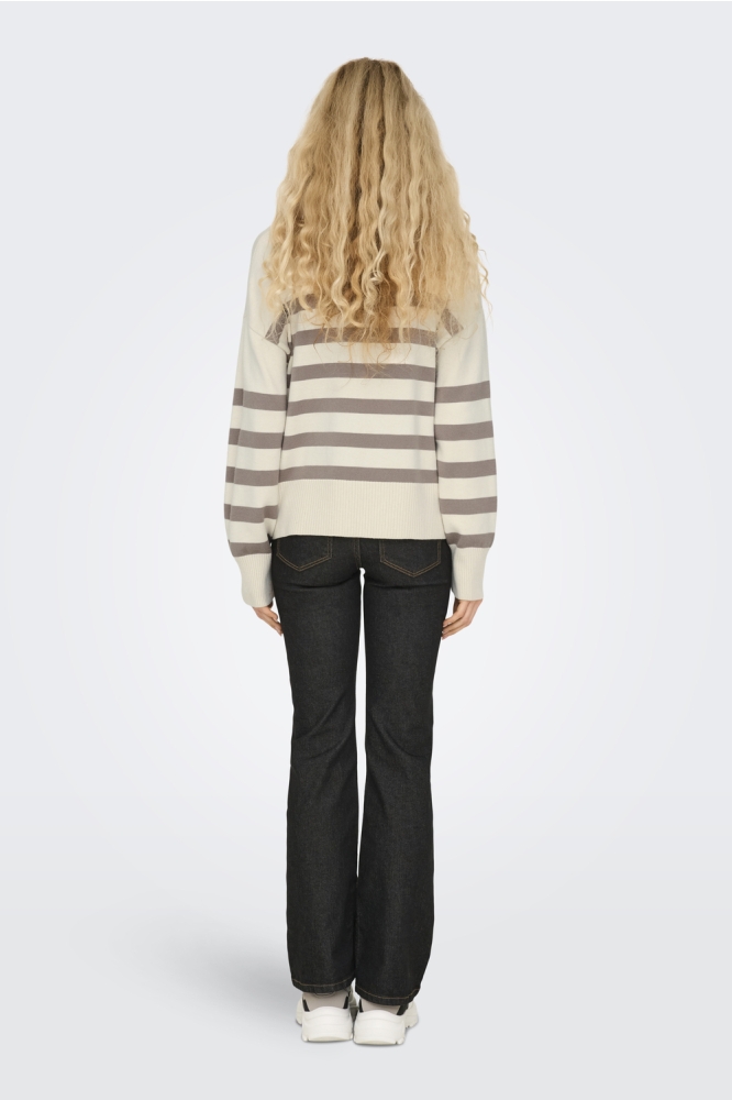 Only beige dames trui | Model achteraanzicht