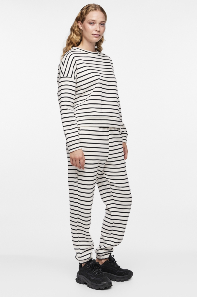 Pieces witte dames sweater | Model