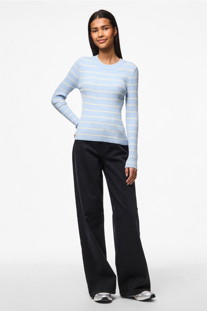 Pieces blauwe dames trui | Model