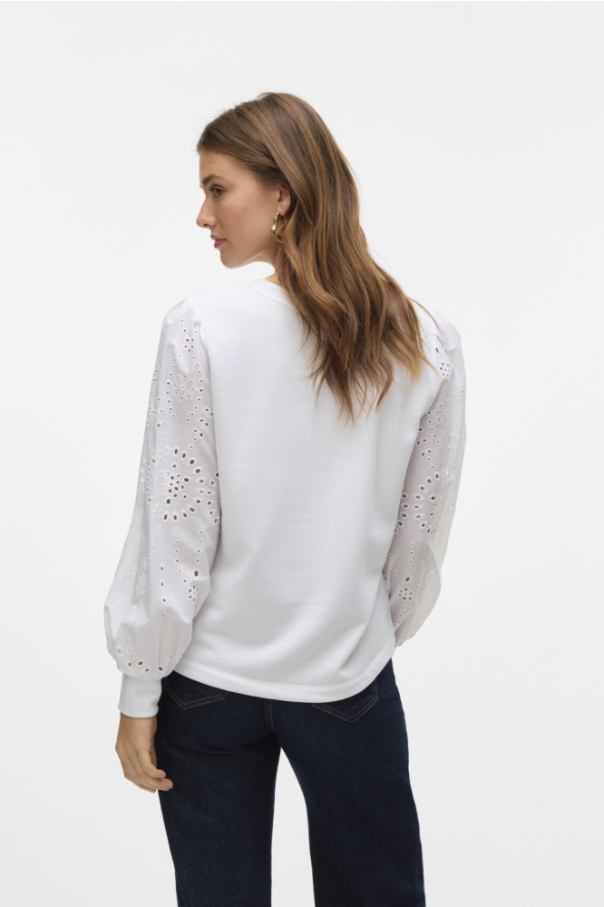 Vero Moda witte dames sweater | Model achteraanzicht
