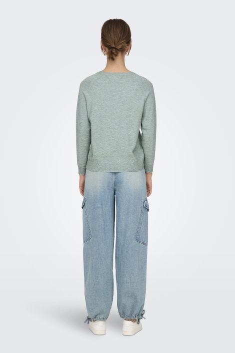 Only groene dames trui | Model achteraanzicht