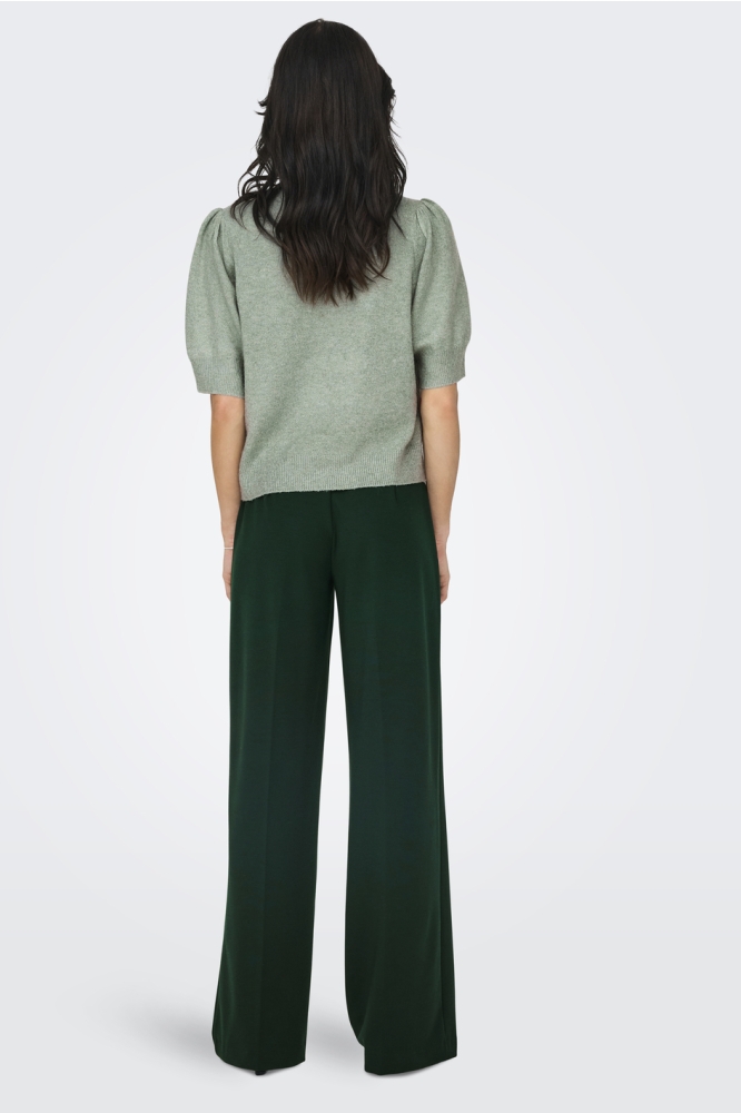 Only groene dames trui | Model achteraanzicht