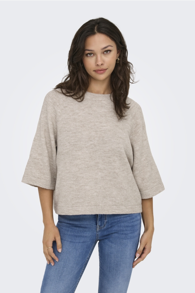 Only beige dames trui | Model vooraanzicht