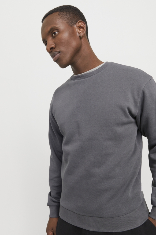 Jack & Jones grijze heren sweater | Model vooraanzicht