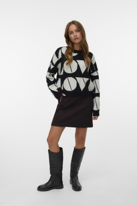 Vero Moda zwarte dames trui | Model vooraanzicht