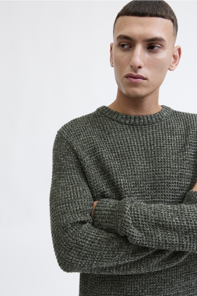 Jack & Jones groene heren trui | Model vooraanzicht