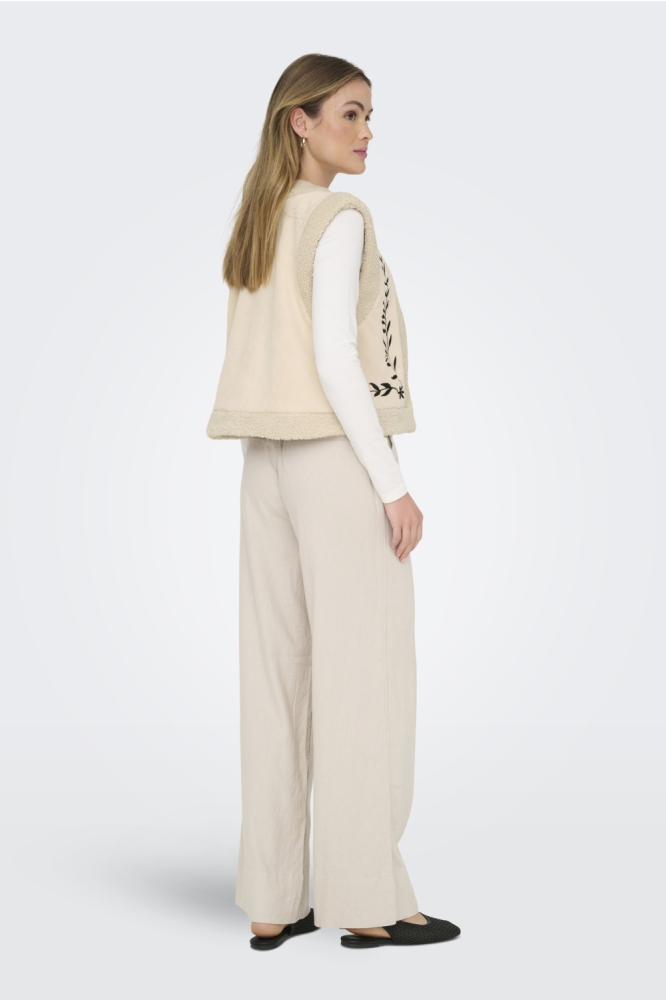 Only beige dames gilet | Model