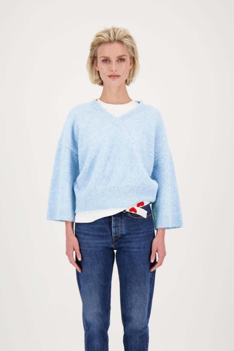 Zusss blauwe dames trui | Model vooraanzicht