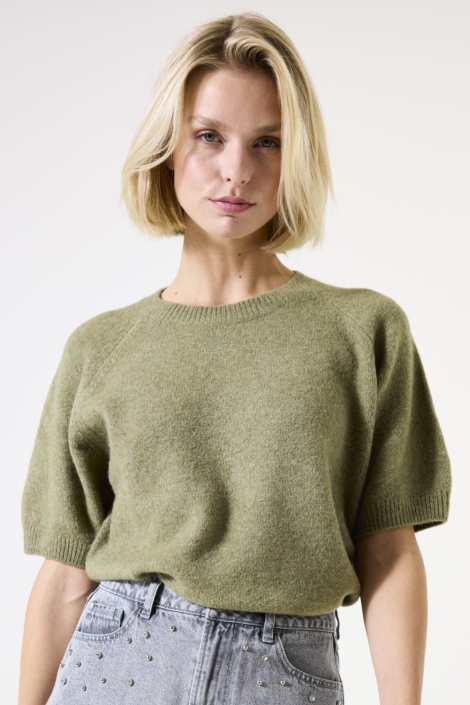 Garcia groene dames trui | Model vooraanzicht