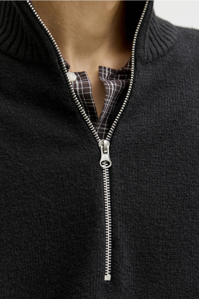 Jack & Jones zwarte heren trui | Close up