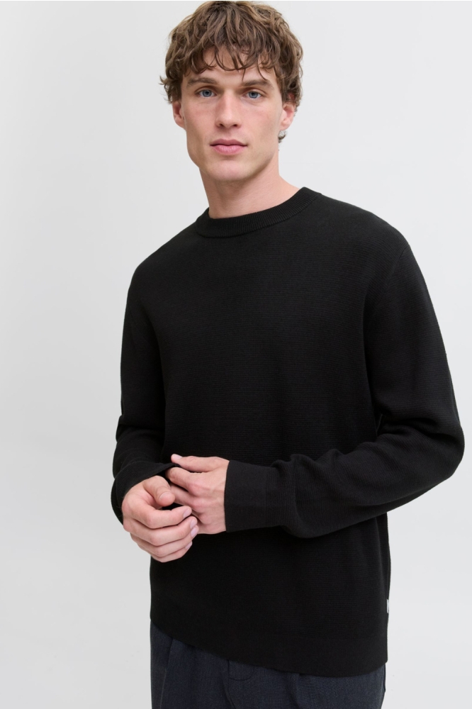 Jack & Jones zwarte heren trui | Model vooraanzicht