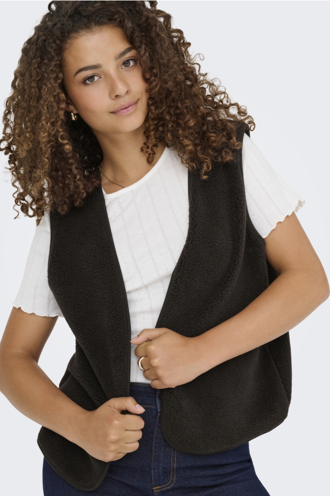 Only bruine dames gilet | Model vooraanzicht